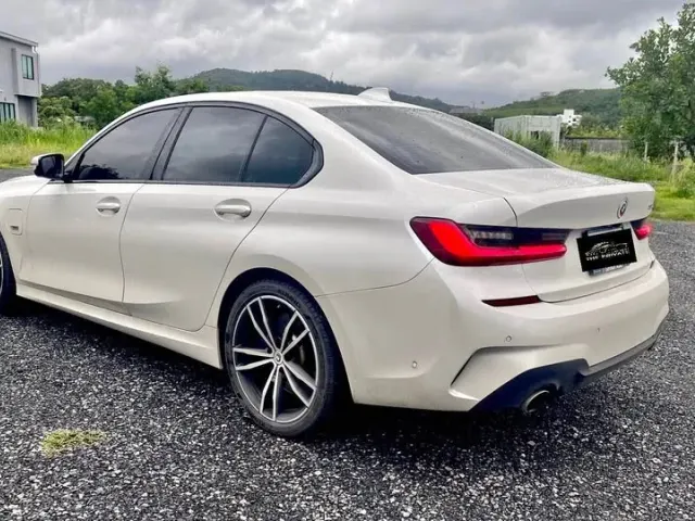 For rent BMW Series 3 2023