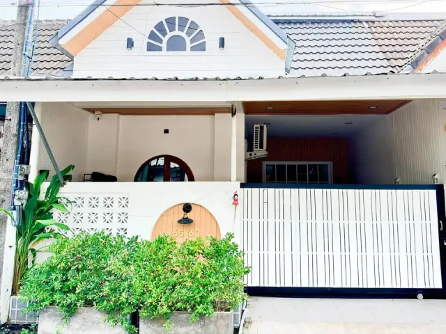 For rent 2-bedroom townhouse in Kathu