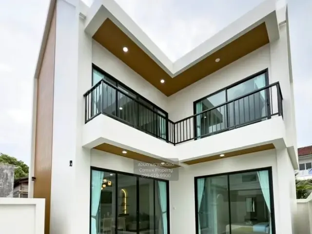 3 Bedroom Villa for Sale in Wichit