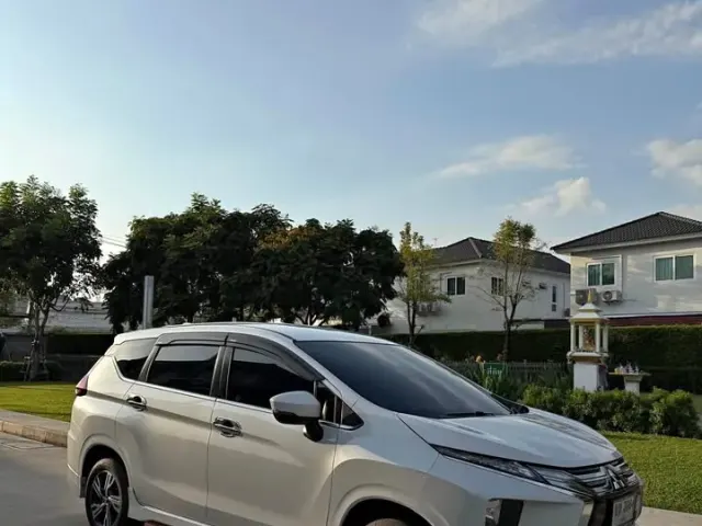 Selling Mitsubishi Xpander 2020
