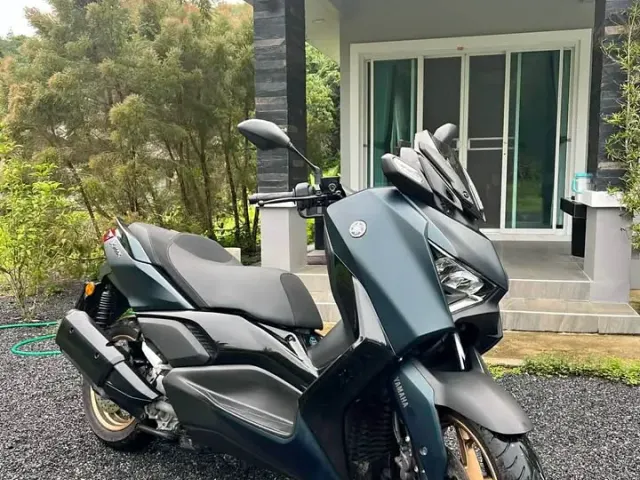 Rent Yamaha Xmax 300