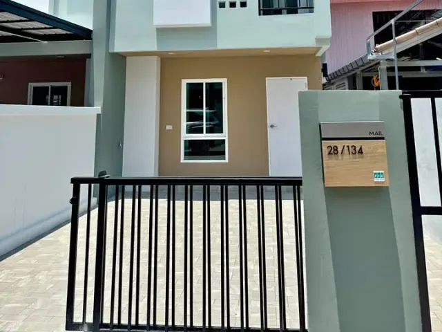 For rent 3-bedroom townhouse in Chalong