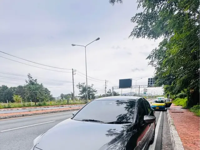 For rent Mazda 2