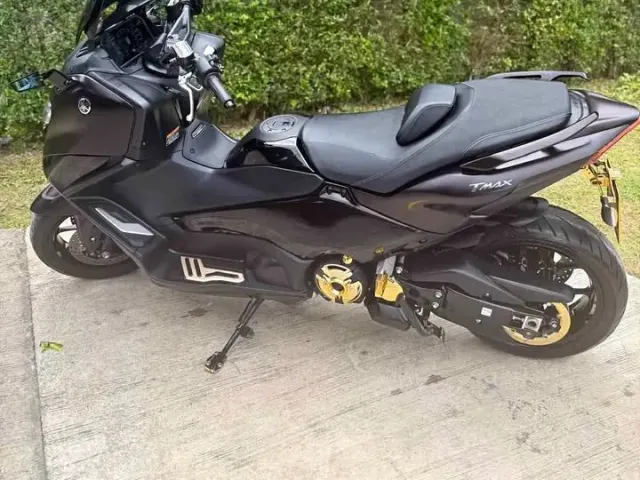 Selling Yamaha TMAX 2024