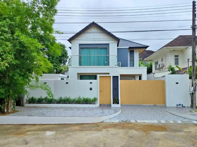 3 Bedroom Villa for Sale in Rock Garden 5