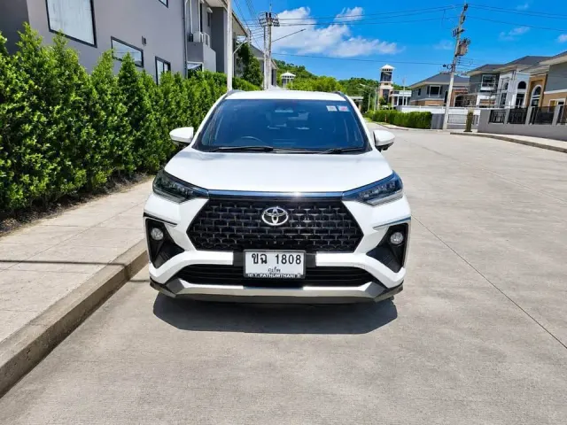 Selling Toyota Veloz 2022