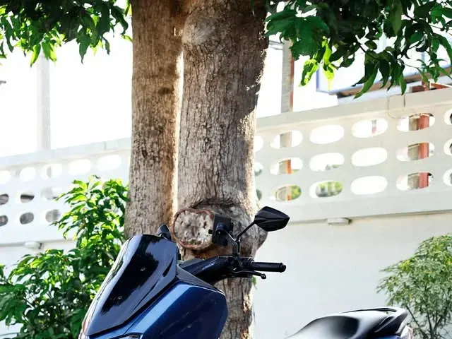 Rent Yamaha NMAX 155