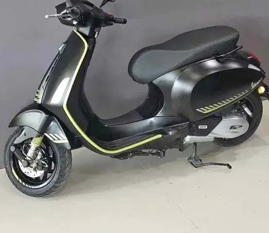 Selling Vespa Sprint Tech 2025