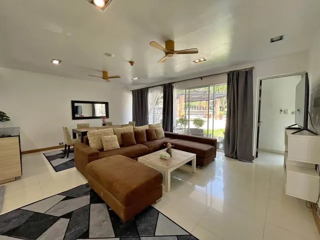For rent 3-bedroom apartment in Kamala