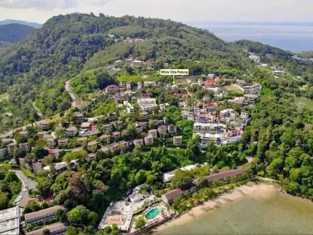 Townhouse for sale 4 bedrooms in White Villa Patong