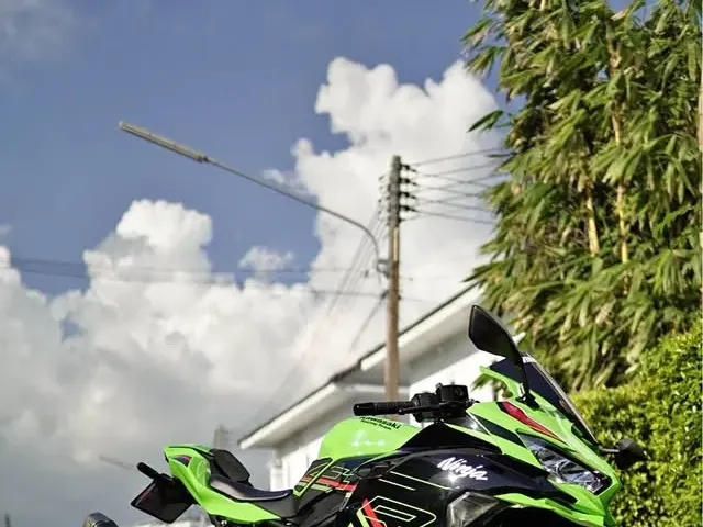 For Rent Kawasaki ZX4R