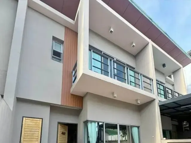 Townhouse for rent near Soi Ta-Eid