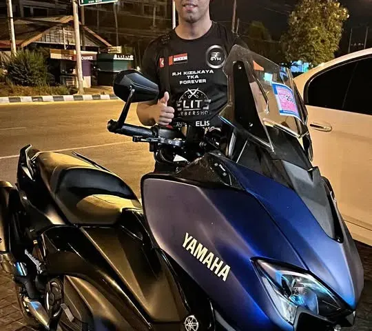 Selling Yamaha Tmax DX 2018