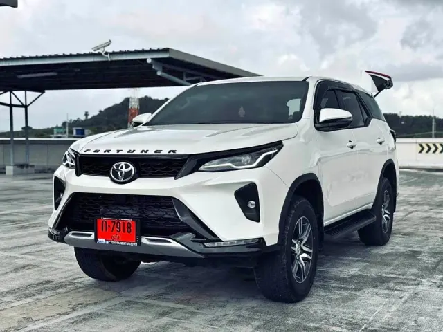 For rent Toyota Fortuner
