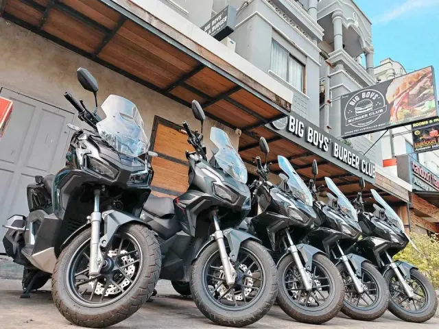 Rent Honda ADV 160
