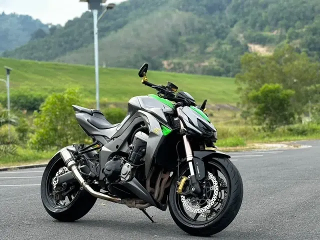 Rent Kawasaki Z1000 2020