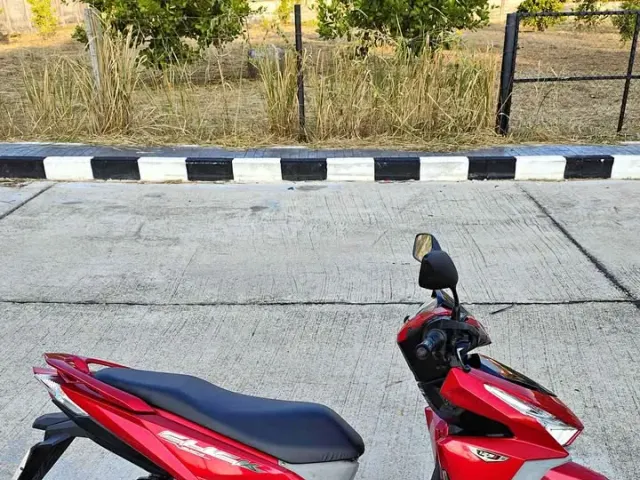 Selling Honda Click 125i
