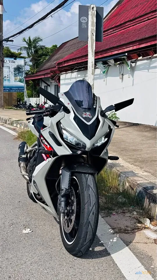 For rent Honda CBR650R 2023