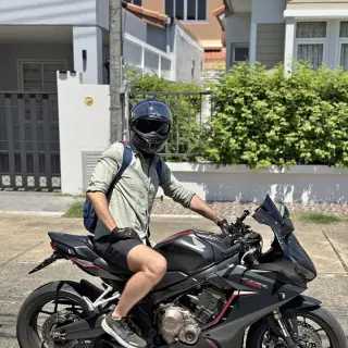 Selling Honda CBR650R 2019