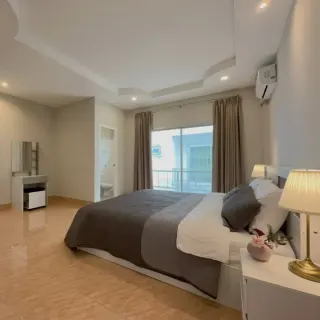For rent 3-bedroom townhouse in Chalong