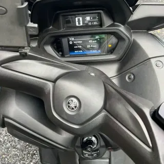 Rent Yamaha Xmax 300