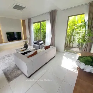 For rent 4-bedroom villa in Loch Palm Villas
