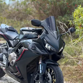 Selling Honda CBR650R 2019