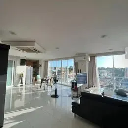 For rent 1-bedroom apartment in Centrio Condominium