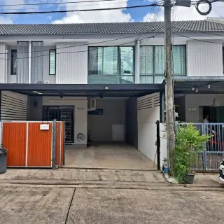Townhouse for rent 3 bedrooms in Kathu