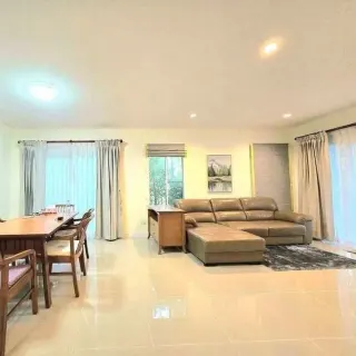 For rent 3-bedroom house in Kathu
