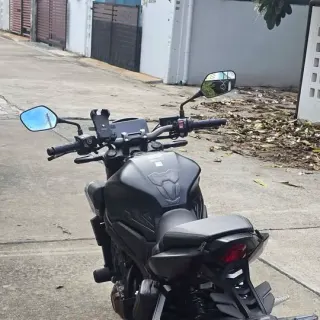 Selling Honda CB650R 2024