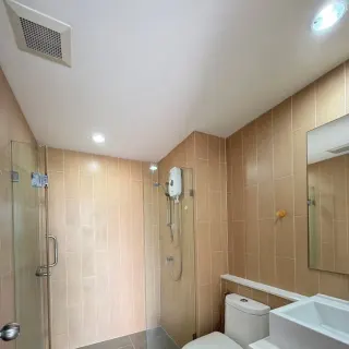 For rent 1-bedroom apartment in Centrio Condominium