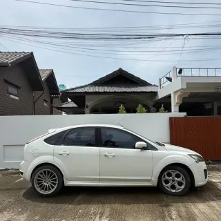 Selling Ford Focus 2011