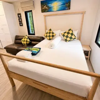 1-bedroom apartment with pool access in Naiyang