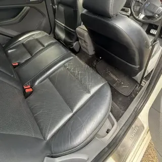 Selling Ford Focus 2011