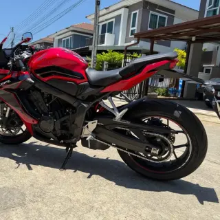 Selling Honda CBR 650R 2023