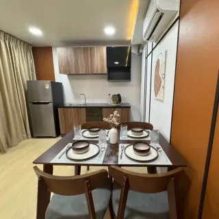 For Eale 1 bedroom apartment in The Clover condo