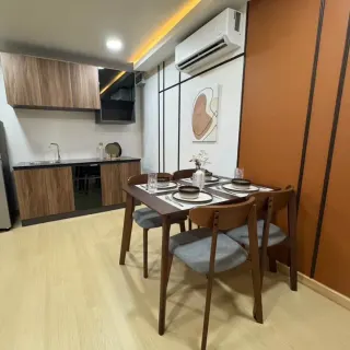 For Eale 1 bedroom apartment in The Clover condo