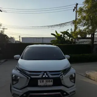 Selling Mitsubishi Xpander 2020