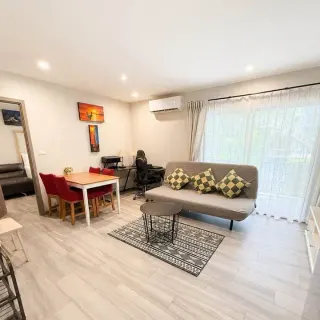 1-bedroom apartment with pool access in Naiyang
