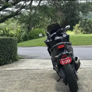 Selling Honda Forza 750