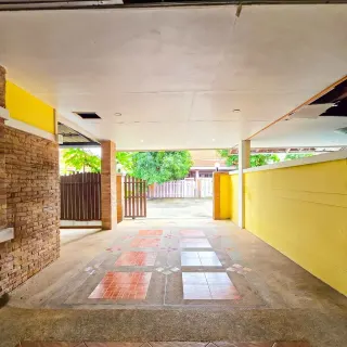 For Sale: 3 Bedroom Townhouse in Dusit Buri