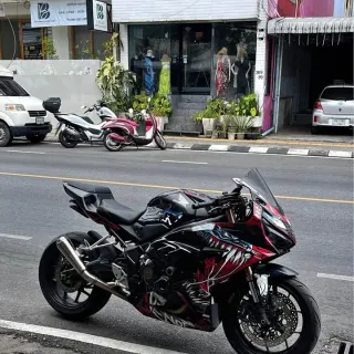 Rent a Honda CBR 2019