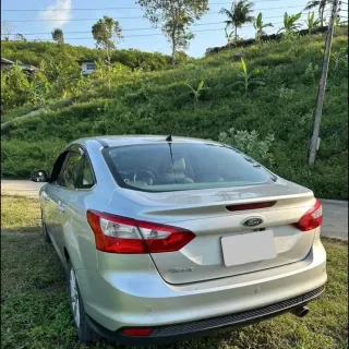 Selling Ford Focus 2013