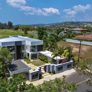 Аренда 6-спальной виллы в Laguna Homes
