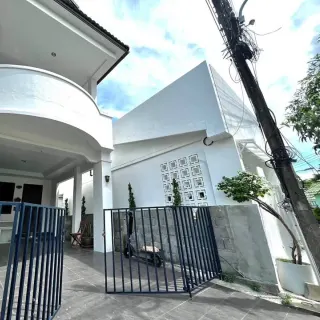 For rent 2-bedroom townhouse in Chalong
