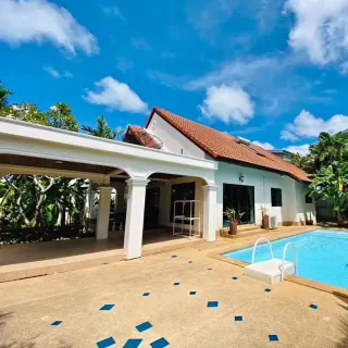 Rent 3-bedroom villa with a pool in Rawai