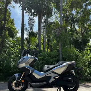 Rent Honda ADV 350