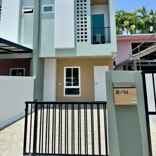 For rent 3-bedroom townhouse in Chalong