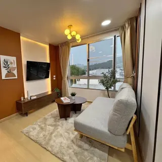 For Eale 1 bedroom apartment in The Clover condo